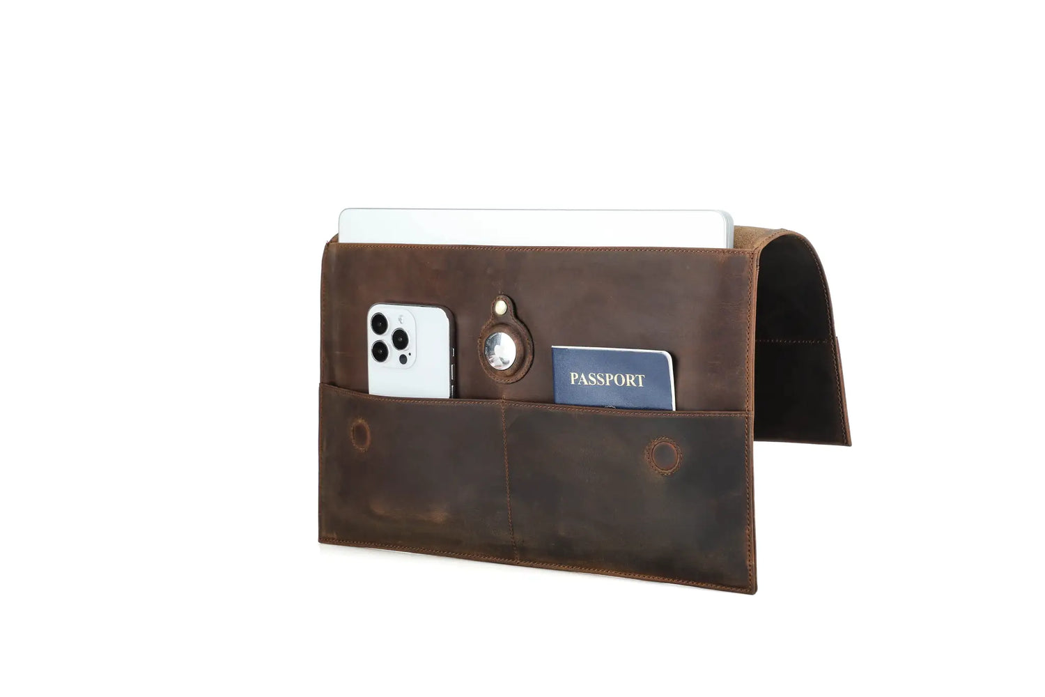 leather-laptop-sleeve-back-view-airtag-slot-macbook-bag